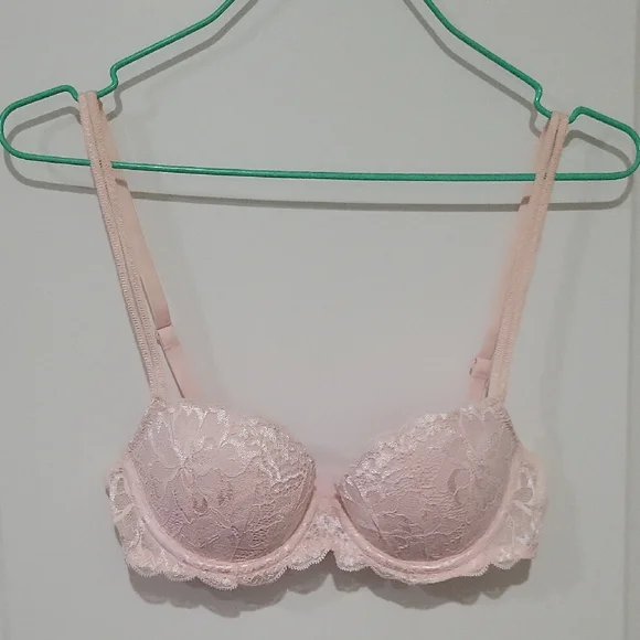 PINK Victoria's Secret Lace Push Up Underwire Bra - Light Pink - Picture 2 of 11